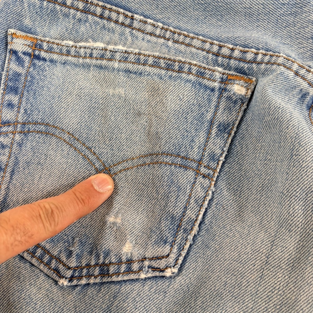 Vintage Levis 501 Jeans Men 31x33 (Tag 33x34) Blue Denim Button Fly Made in USA - Picture 6 of 13